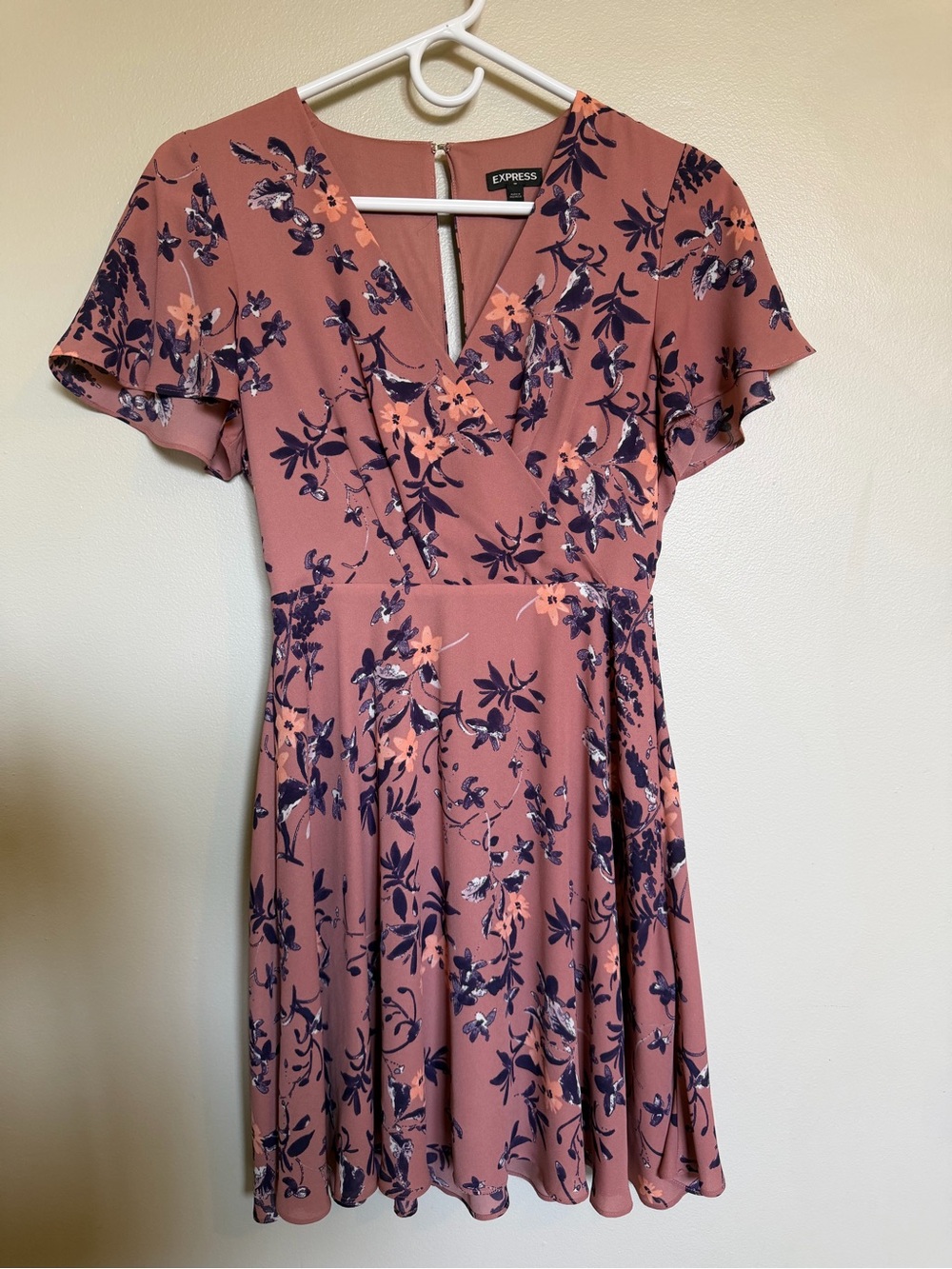 Express Rose-Mauve Floral Mini Dress with Navy Accent